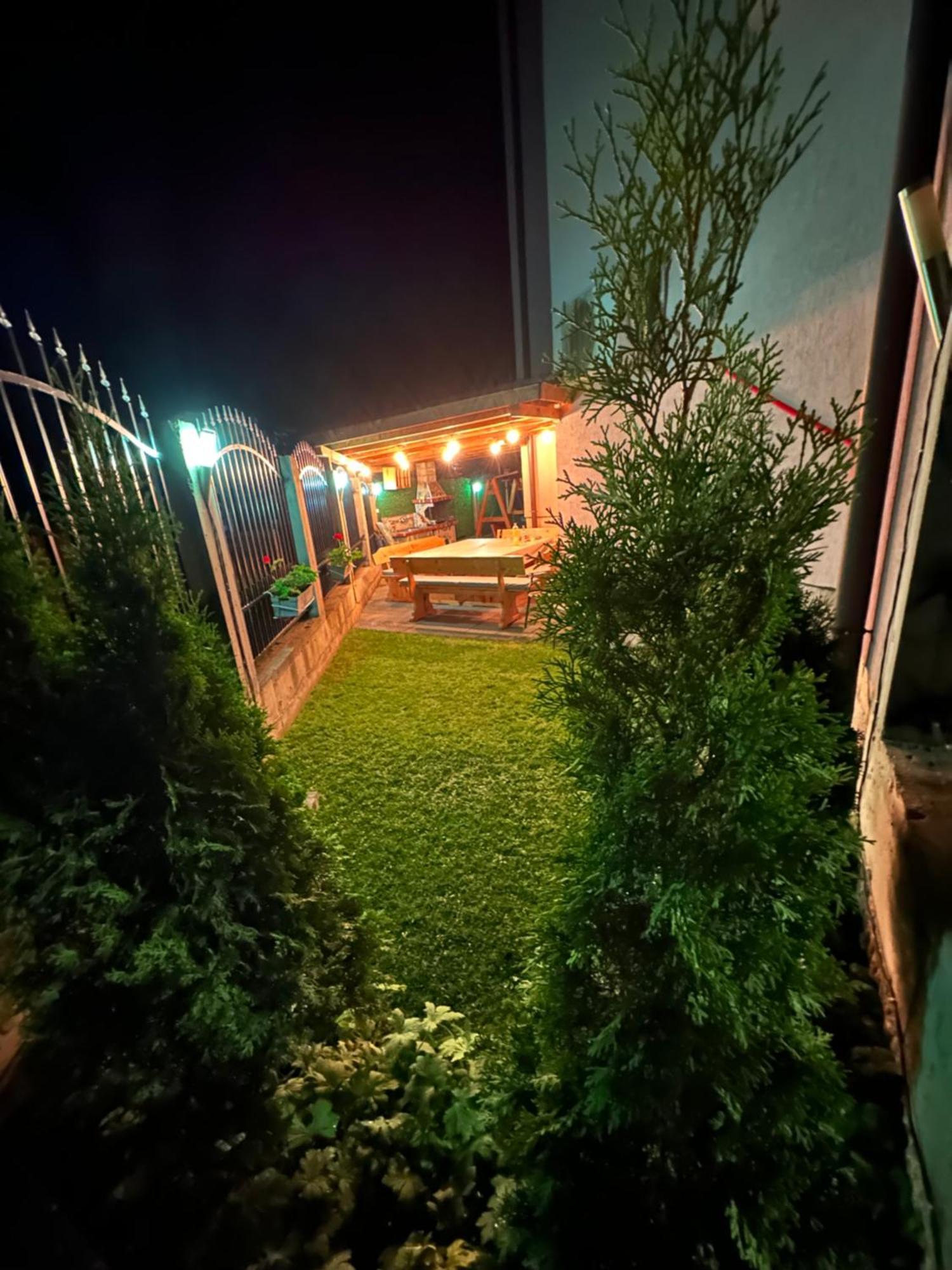 Advel Guest Hous Hotel Madzhare Exterior photo
