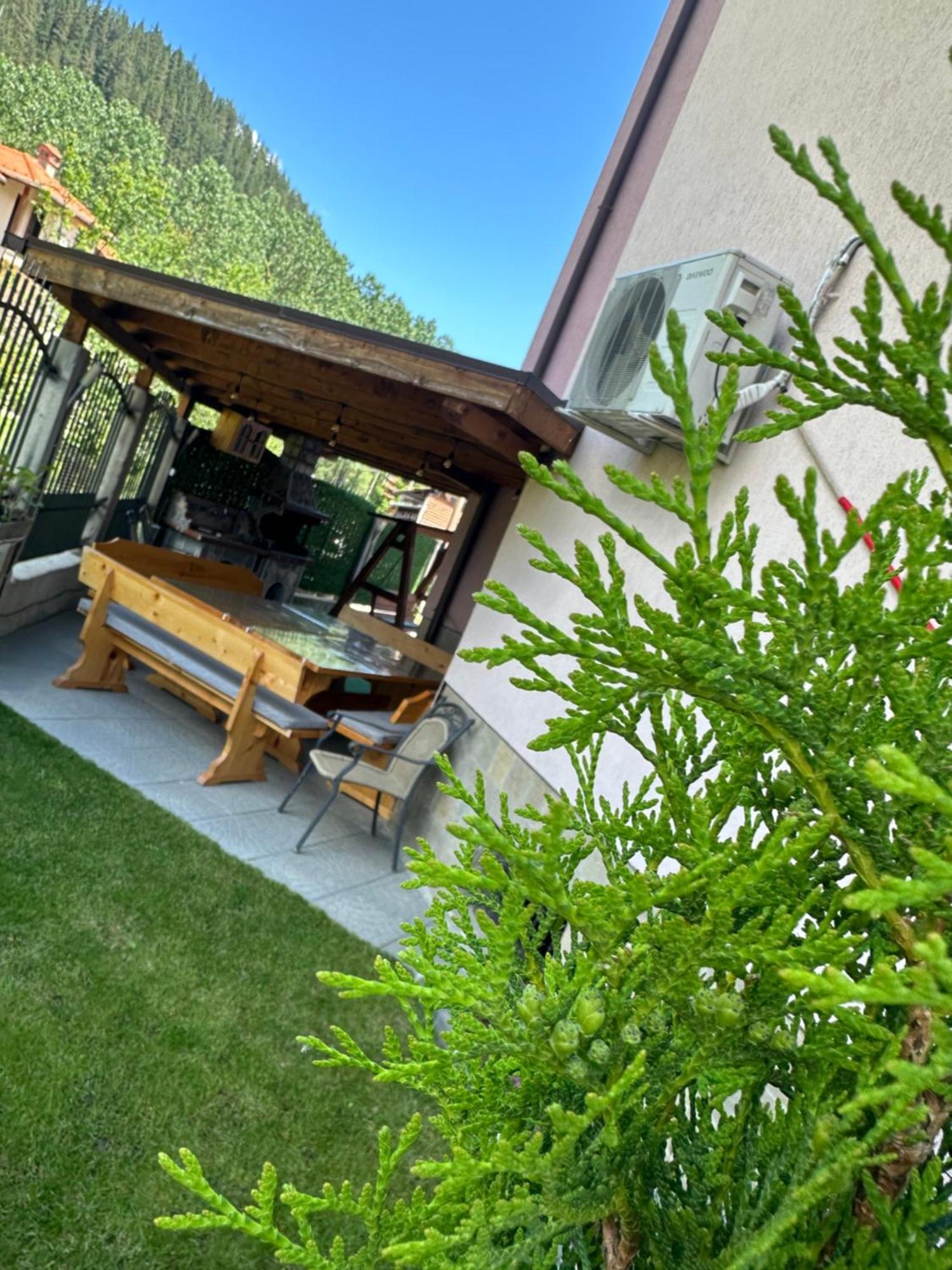 Advel Guest Hous Hotel Madzhare Exterior photo